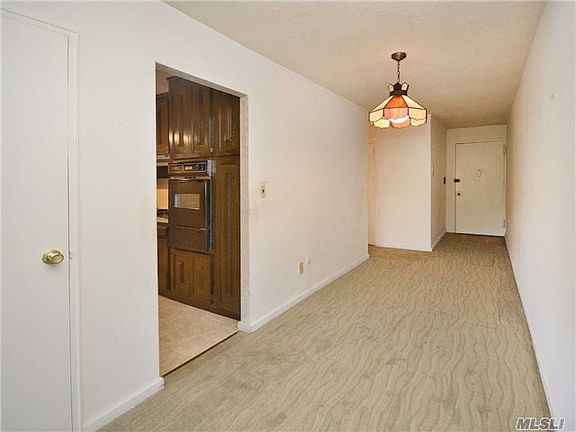 4th image of 30 Pearsall Ave APT 3L