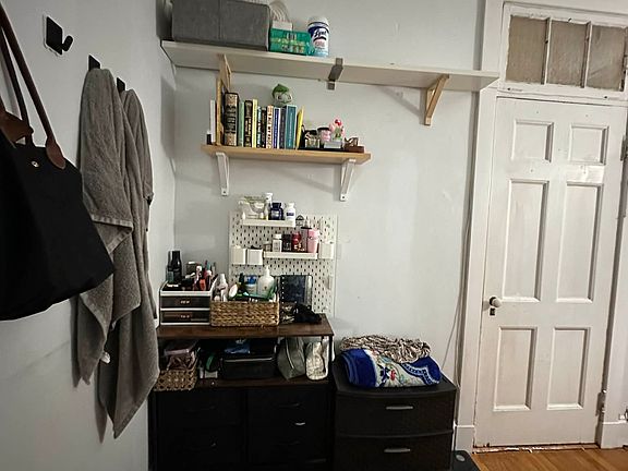 5th image of 754 Centre St