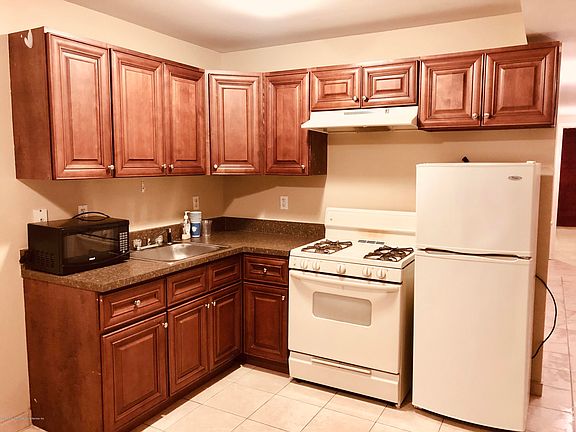 3rd image of 19 Perona Ln Floor 2