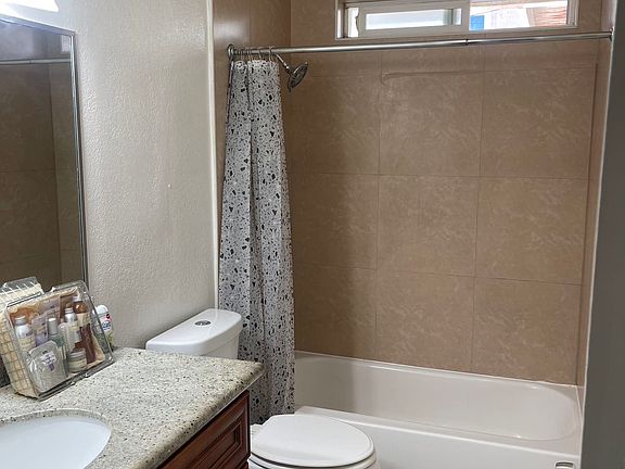 4th image of 4235 Sierra Vista Dr