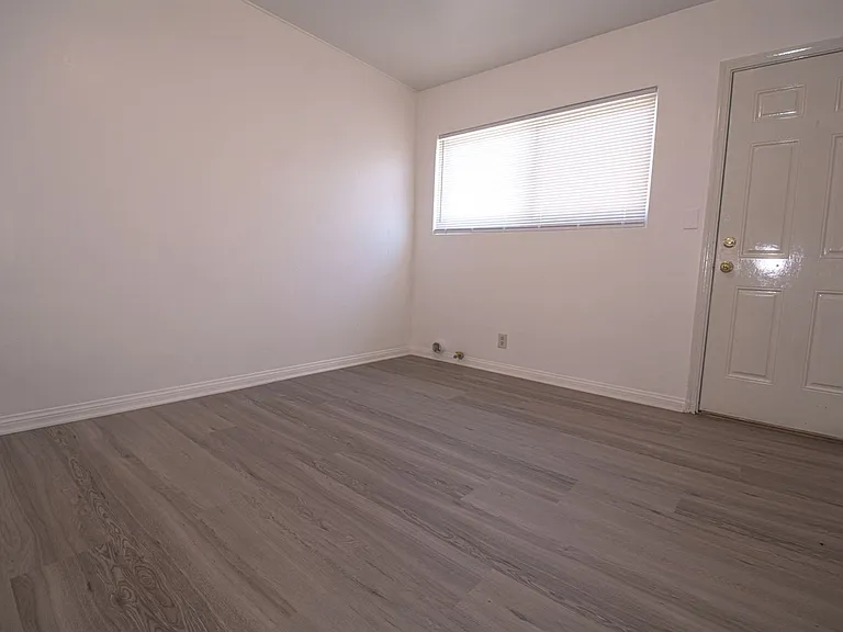 306 N Azusa Ave — Photo 18