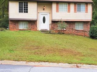 911 Traymore Dr, Norcross, GA 30093