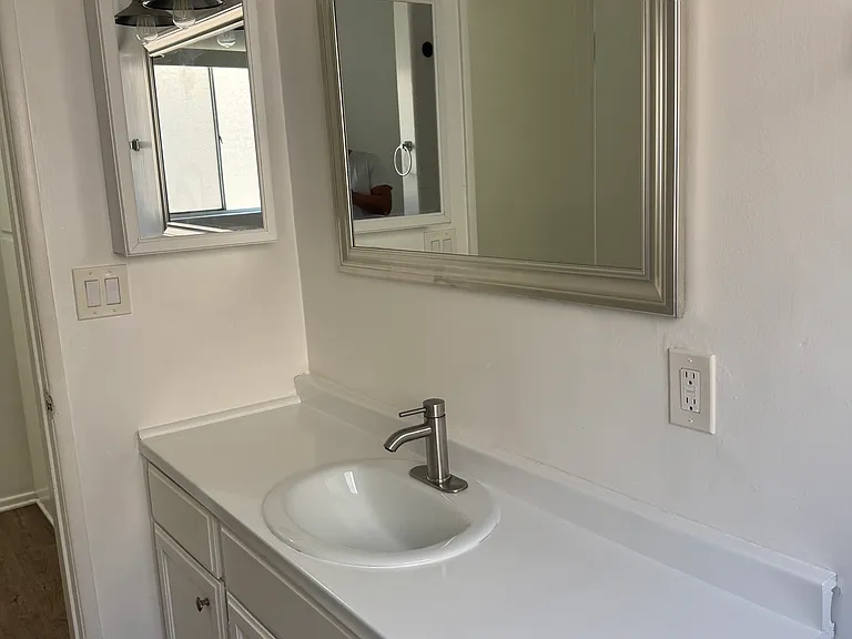5155 Yarmouth Ave #2 — Photo 13