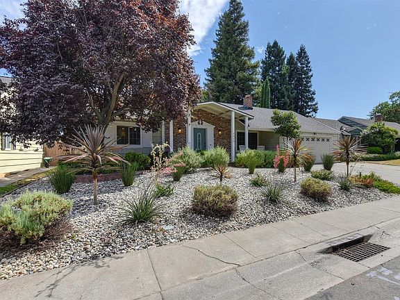 3rd image of 4616 Laurelwood Way