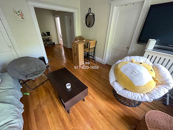 3rd image of 9 Egremont Rd APT 12