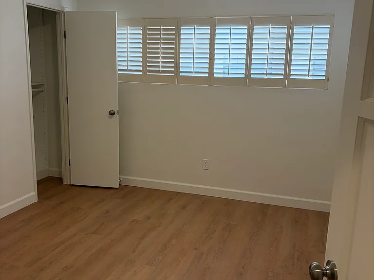 2374 Woods Ave — Photo 17