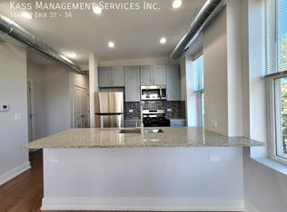 1444 W Erie St APT 3A, Chicago, IL 60642