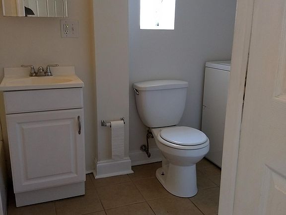 4th image of 1526 Catharine St #2