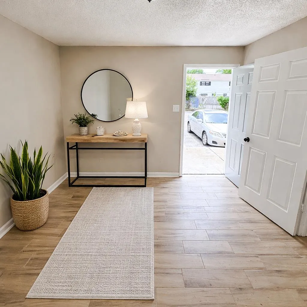 2 bed, 1.0 bath, 18306 sqft, $950 — Photo 4