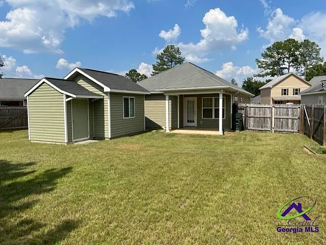 3 bed, 2.0 bath, 1315 sqft, $1,750 — Photo 4
