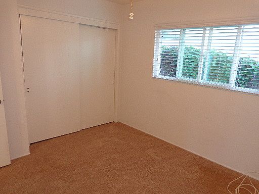 4th image of 4809 Jewell St