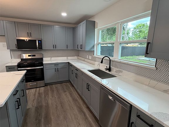 5th image of 2710 Eastbrook Dr