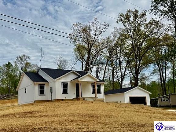2nd image of 412 Woods Rd