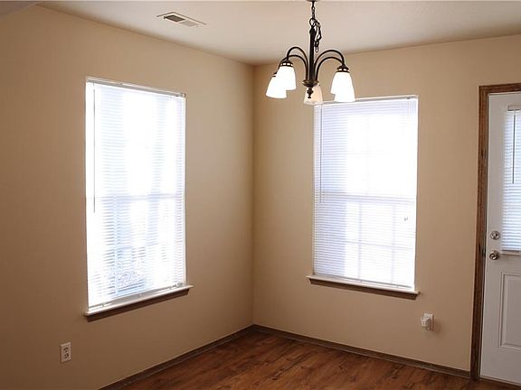 5th image of 31 Holly Dr #A