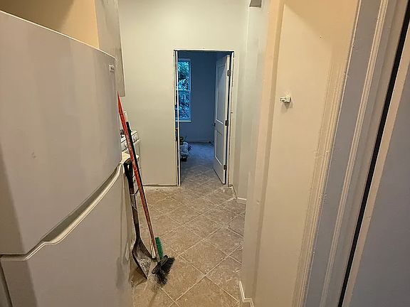 3rd image of 659 Bradford St #2R