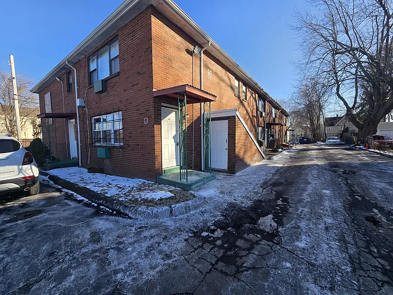 110 Maltby St #12B — Photo 9