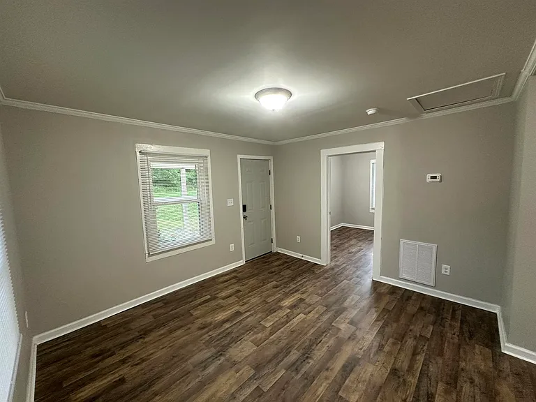 416 Airline Ave — Photo 8
