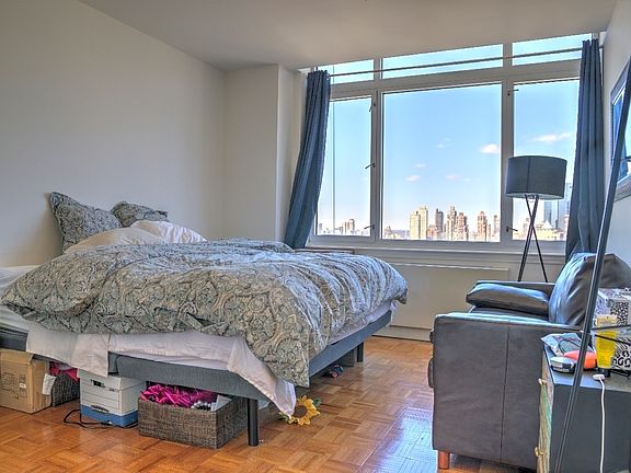 4th image of 350 W 43rd St APT 45F