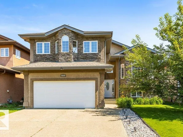 10107 97th St, Morinville, AB T8R 0C8