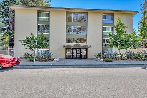 1033 Crestview Dr #303 Photo 1