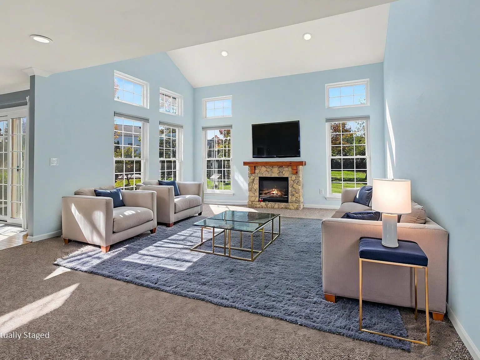3 bed, 2451 sqft, $3,000 — Photo 3
