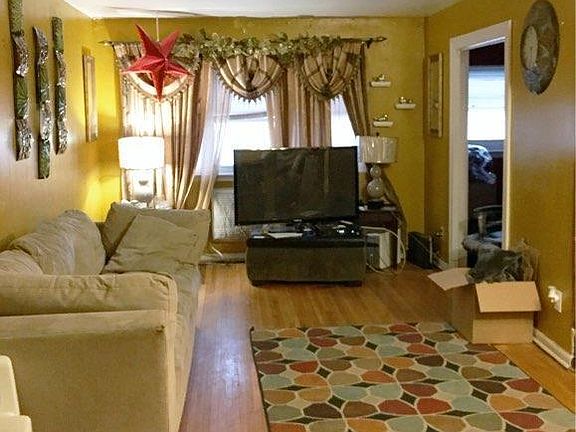 4th image of 447 Olmstead Ave