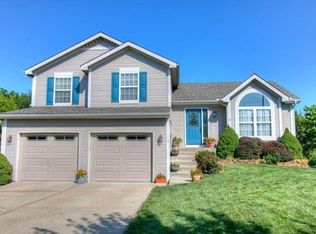 11808 N Charlotte St, Kansas City, MO 64155