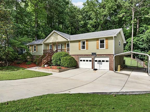 3rd image of 1526 Hickory Dr SW