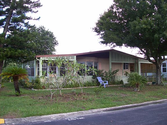 3rd image of 171 N Saint Thomas Cir
