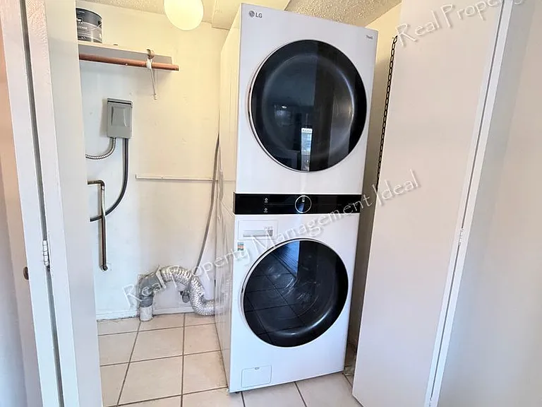 835 Dublin Dr #835C — Photo 11