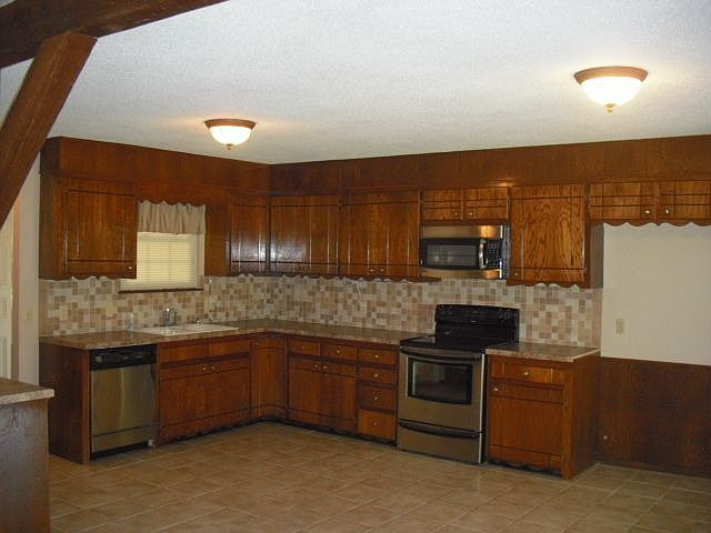 2nd image of 3020 Cheyenne Dr