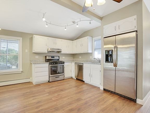 5th image of 535 W Woodland Ave