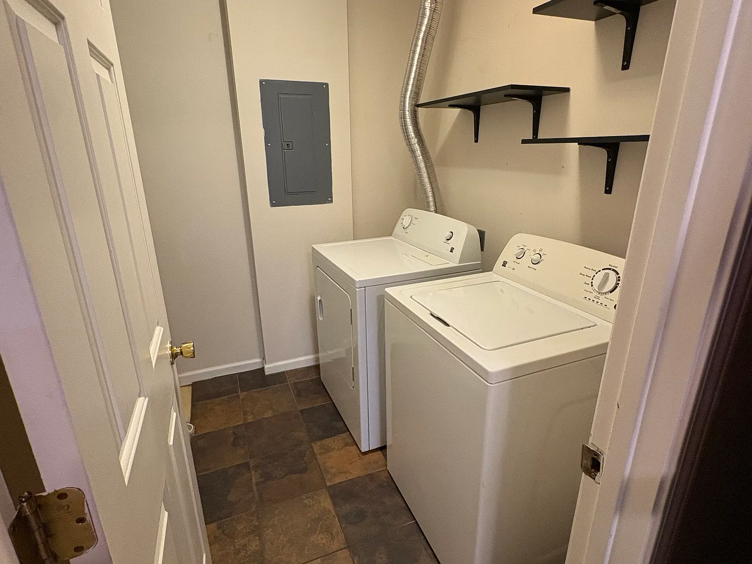 2 bed, 946 sqft, $1,425 — Photo 4