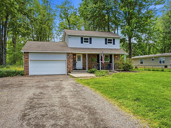 3rd image of 683 Woodside Dr SW