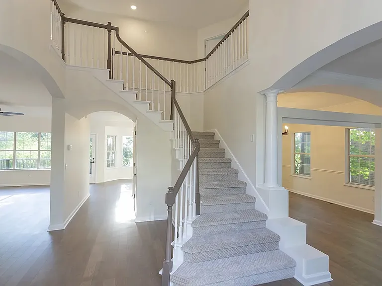 1409 Cedarway Ln — Photo 4