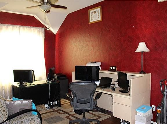 3rd image of 309 Hill Crest Dr