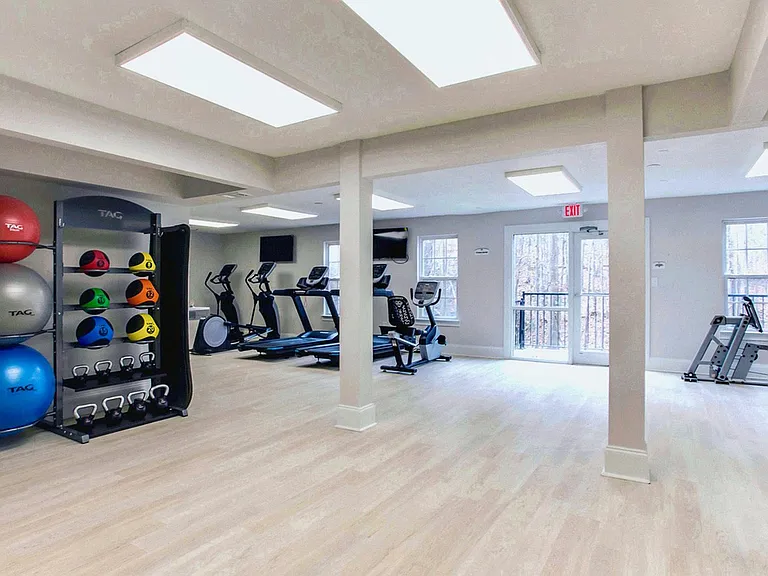 Fulton Pointe Apartments — Photo 10