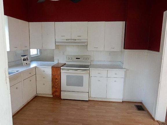 5th image of 305 N Olive
