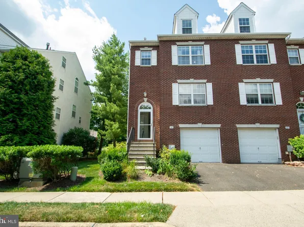 200 Carol Ct #7, Lansdale, PA 19446