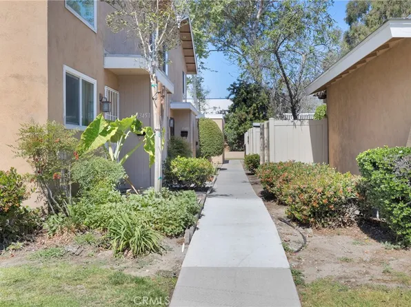 13451 1/4 Village Dr, Cerritos, CA 90703