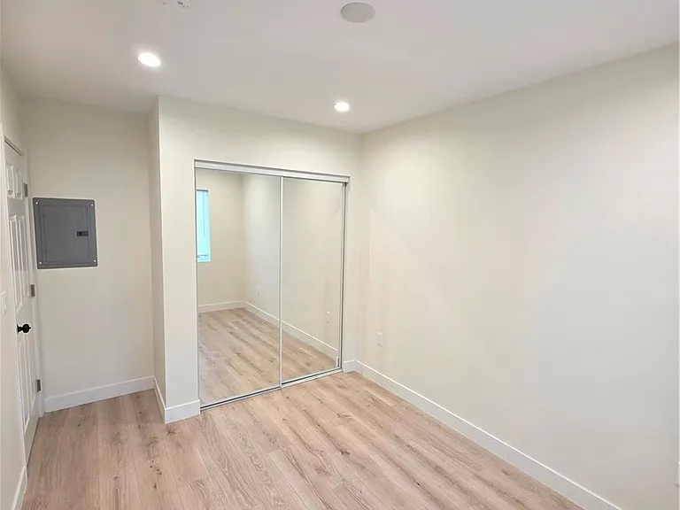 23509 Friar St — Photo 12