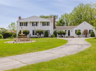 129 Lawrence Dr, Portsmouth, RI 02871