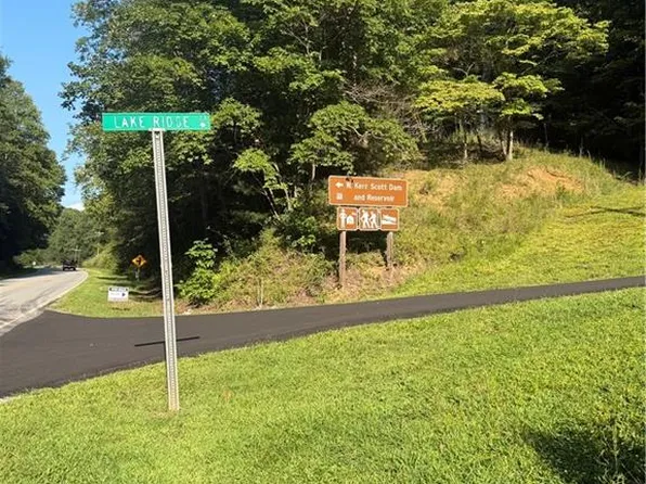 0 Lake Ridge Dr, Wilkesboro, NC 28697