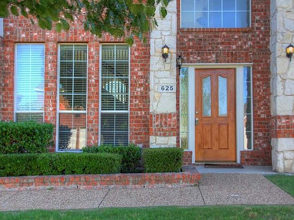 3rd image of 625 Spicewood Dr