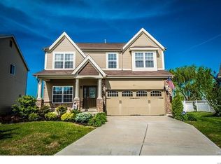 211 Berry Manor Cir, Saint Peters, MO 63376