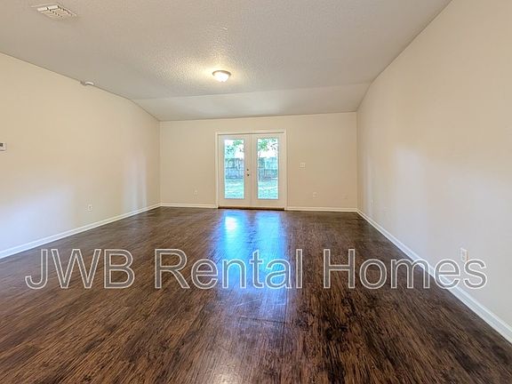 3rd image of 5539 Windermere Dr