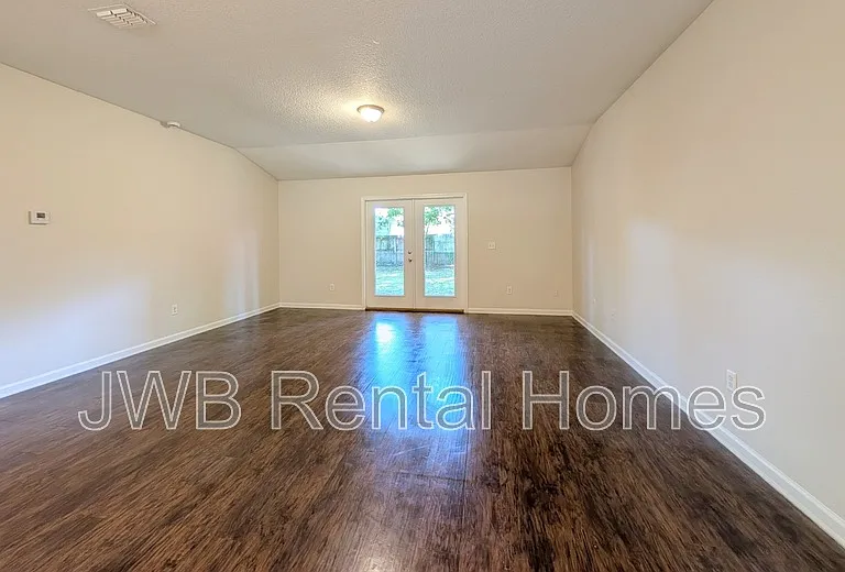 5539 Windermere Dr — Photo 3