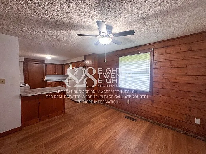 503 E Maple St — Photo 7