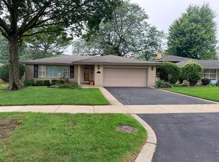 810 S We Go Trl, Mount Prospect, IL 60056
