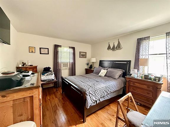4th image of 1241 Valley Rd #1241A